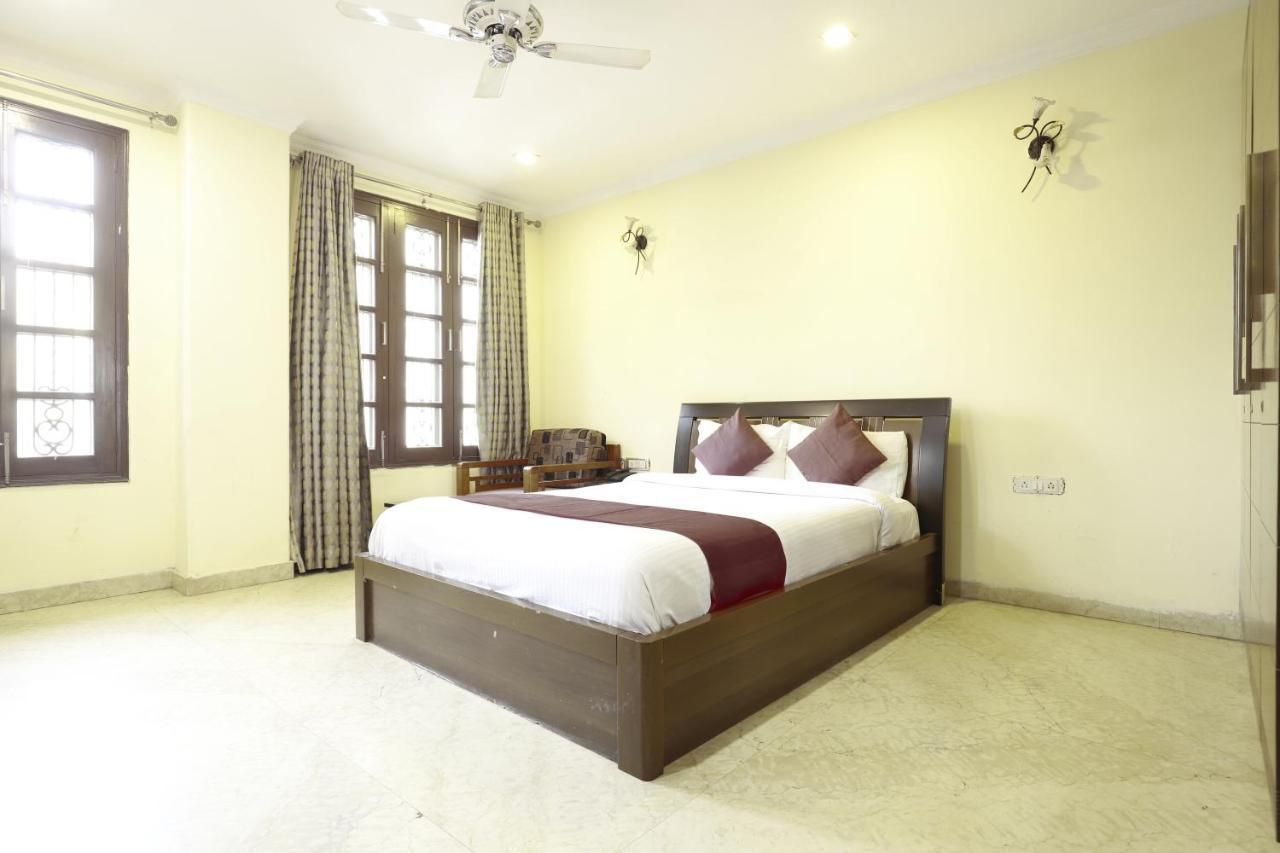 Hotel Livia Residency New Delhi Exteriör bild
