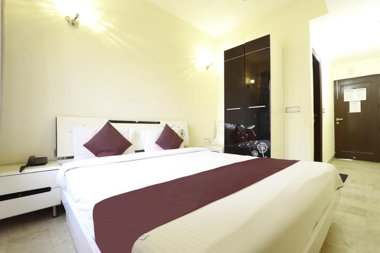 Hotel Livia Residency New Delhi Exteriör bild