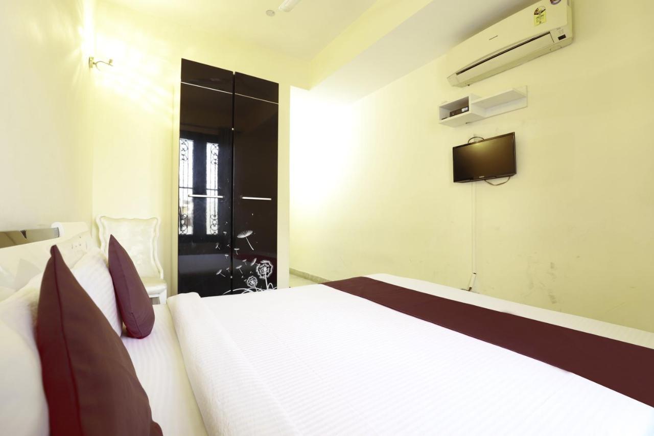 Hotel Livia Residency New Delhi Exteriör bild