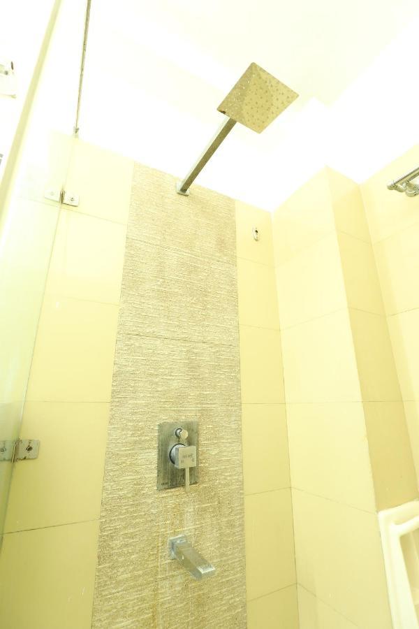 Hotel Livia Residency New Delhi Exteriör bild
