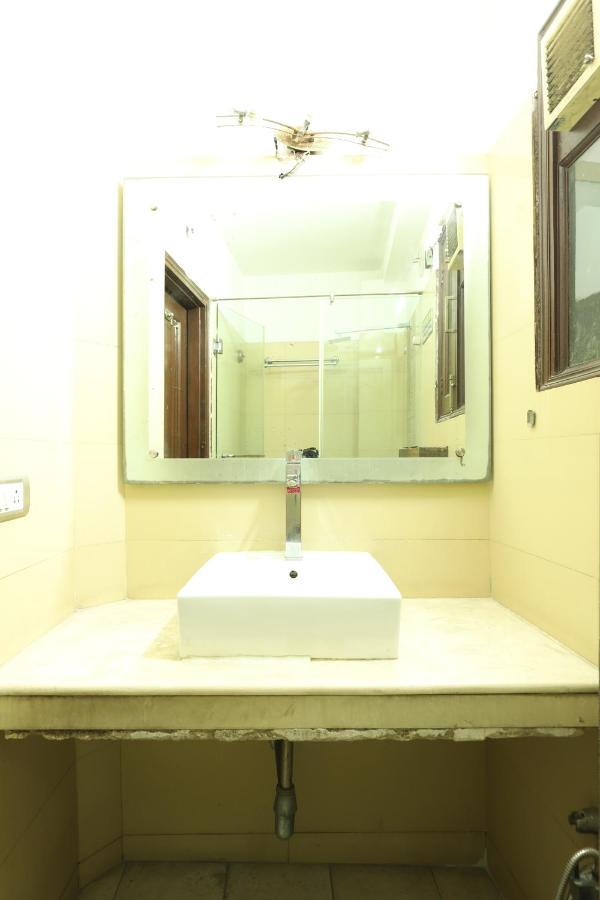 Hotel Livia Residency New Delhi Exteriör bild