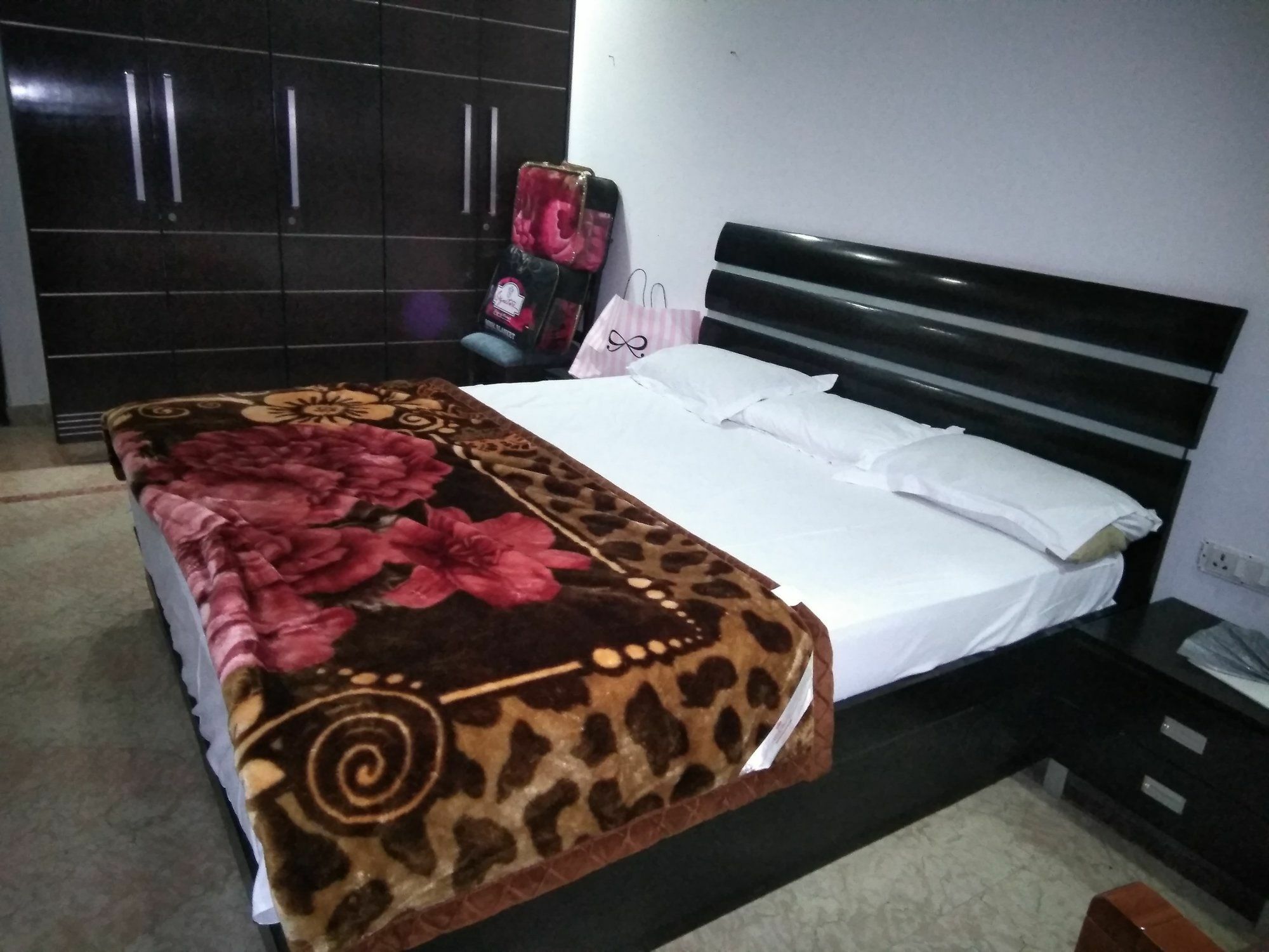 Hotel Livia Residency New Delhi Exteriör bild