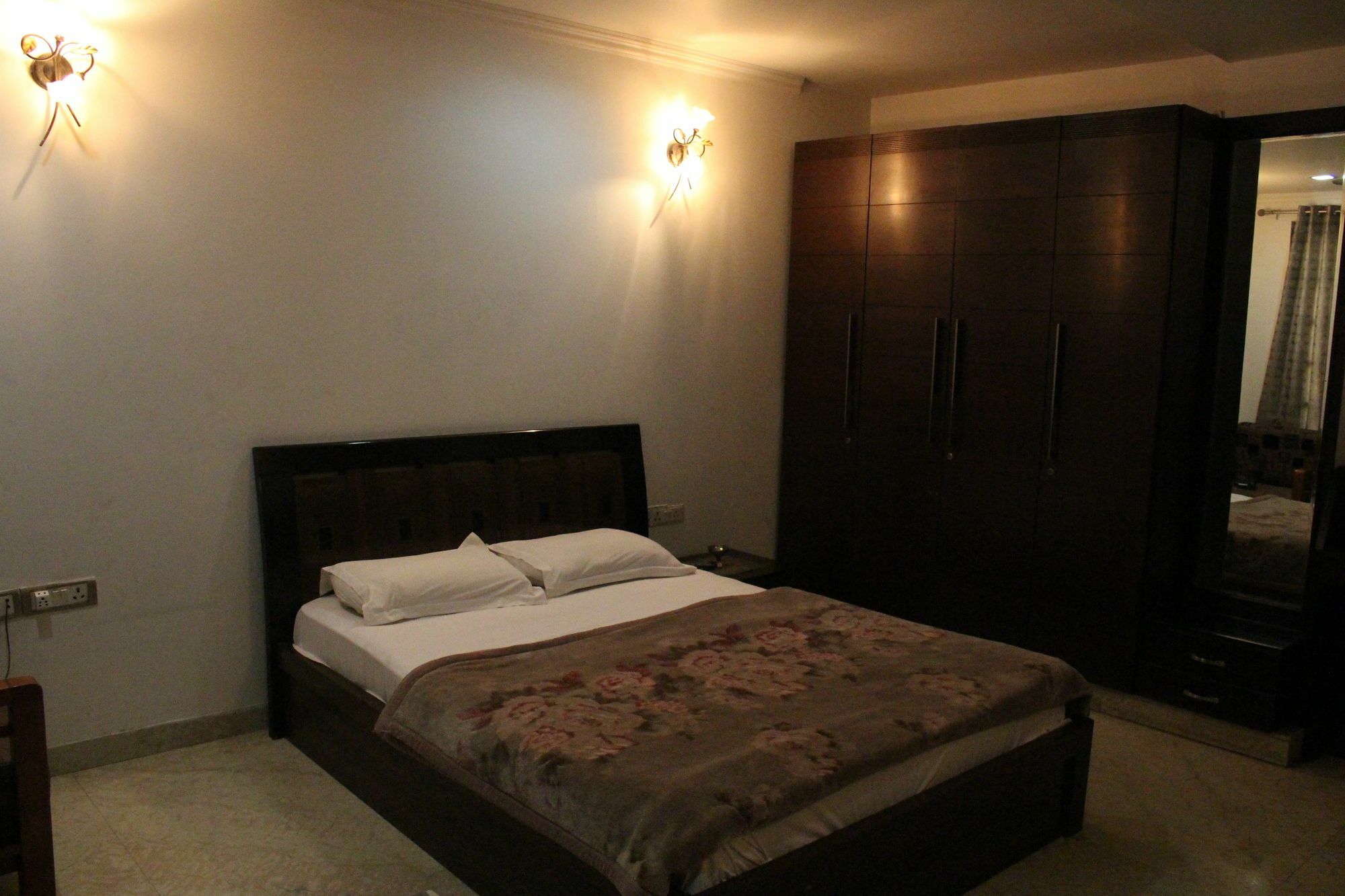 Hotel Livia Residency New Delhi Exteriör bild