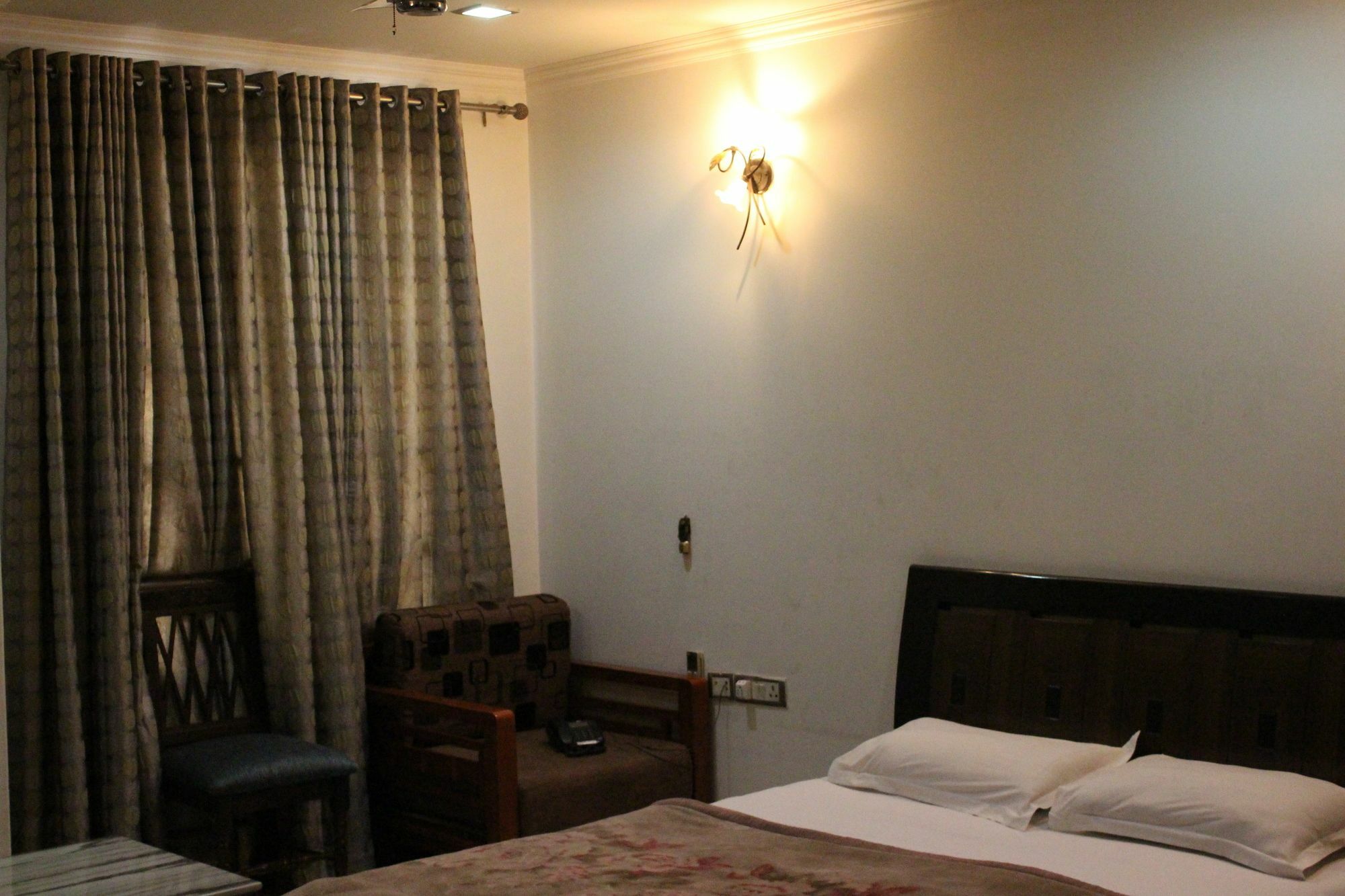 Hotel Livia Residency New Delhi Exteriör bild